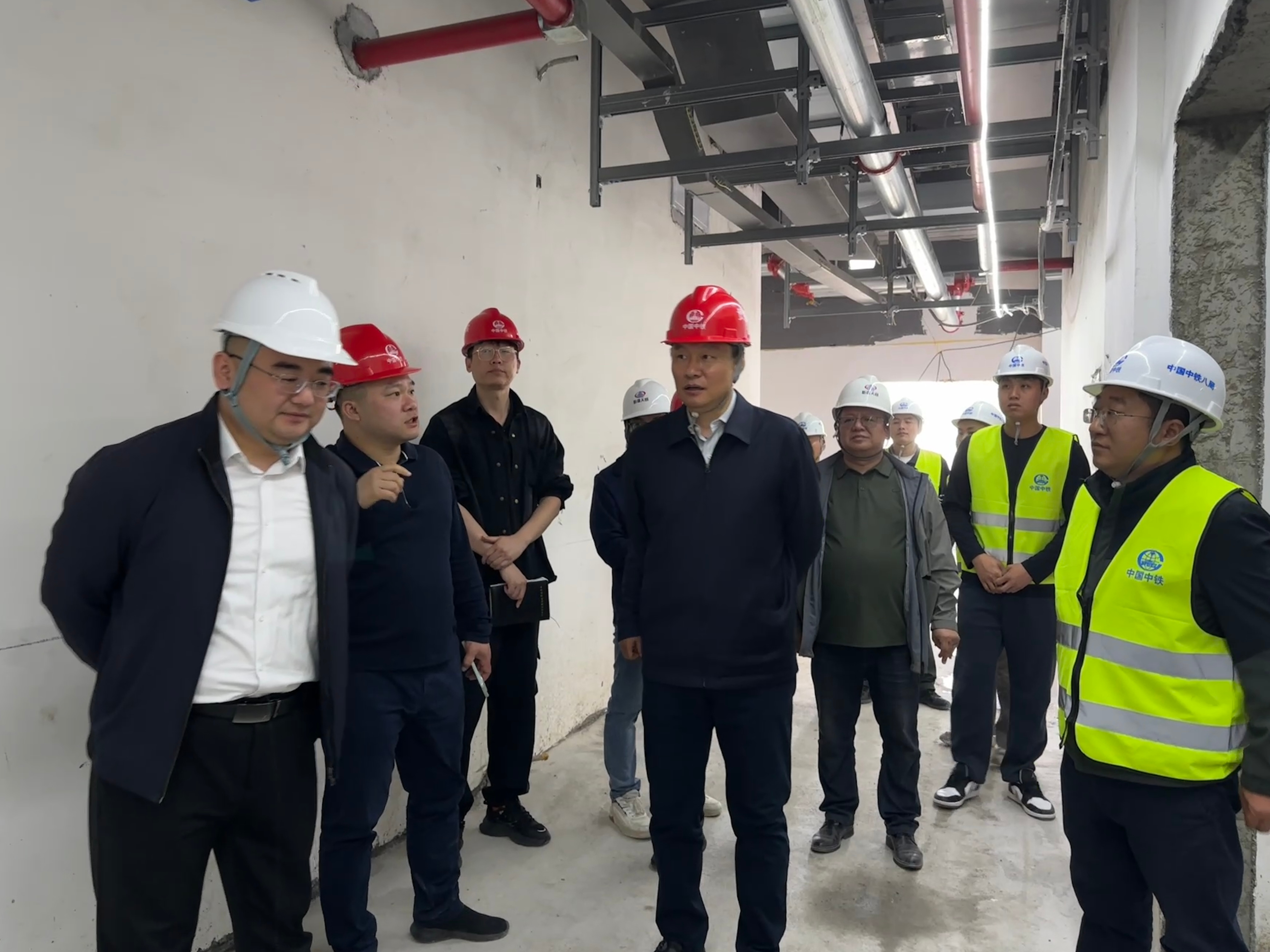 克拉玛依市委常委、副市长韩敏到克拉玛依云计算产业园区标准化厂房改造项目检查指导
